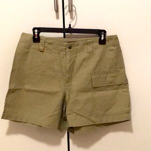 L. O.G.G. Woman short pants in size 6.